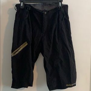 Men’s raceface bike shorts